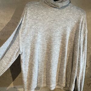 Universal Thread Gray Turtleneck